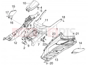 PIAGGIO X7 125 ie Central cover - Footrests